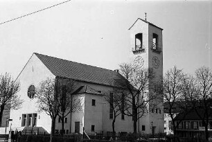 Freiburg i. Br.: Lutherkirche von der Heiliggeiststraße