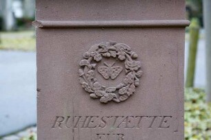 Grabmal Traiser; Darmstadt, Alter Darmstädter Friedhof Rondell III