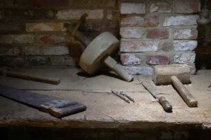Deutschland. Niedersachsen. Cloppenburg. Museumsdorf. Freilichtmuseum. Landarbeiterhaus von 1850. Werkzeuge. Stillleben