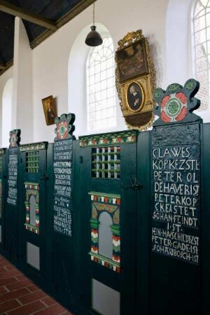Deutschland. Niedersachsen. Jork. Sankt Matthias Kirche. Kastengestühl 17 und 18 Jahrhundert