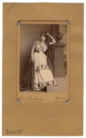 Portrait der Schauspielerin Martha Baumgart