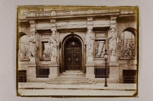 Hauptportal des Verwaltungsgebäudes der Hamburg-Amerika-Linie am Alsterdamm, Hamburg