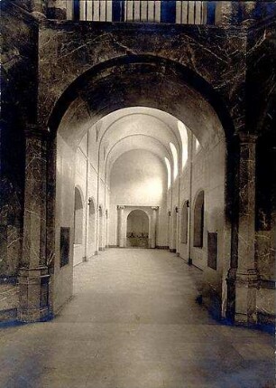 Fischer, Theodor; Wiesbaden; Museum - Innenansicht