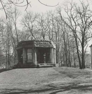 Denkmal für die Gefallenen des 1. Weltkrieges : Denkmal für die Gefallenen des 1. Weltkrieges, Stein, 1924, Markranstädt (Kreis Leipziger Land), Leipziger Straße