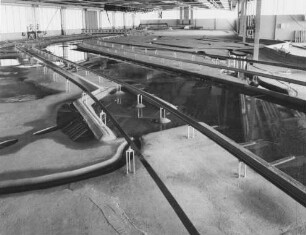 Hydraulisches Modell einer Staustufe in der Bundesanstalt für Wasserbau in Karlsruhe