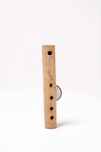 Semi-dovetailed inner flute with finger holes