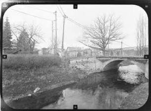 Magdala-Göttern. Straßenbrücke über die Magdel