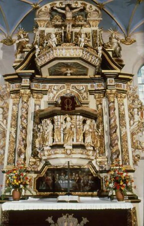 Schloßkirche: Geschnitzter Kanzelaltar