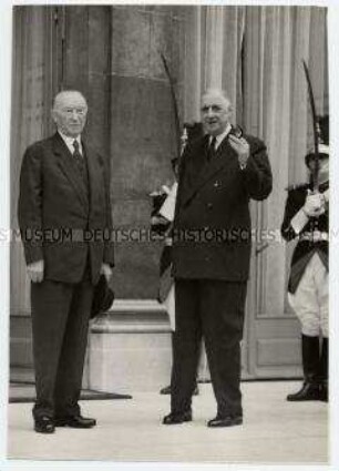 Bundeskanzler Konrad Adenauer bei Frankreichs Staatspräsident Charles de Gaulle in Paris