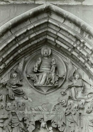 Tympanon mit Marientod und Christus Salvator