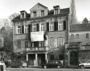 Dresden-Loschwitz, Pillnitzer Landstraße 39. Villa. 1857. Straßenansicht mit Pforte
