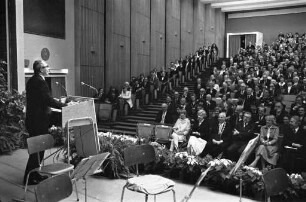 Jahresfeier der Universität Karlsruhe im Gerthsen-Hörsaal