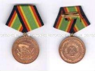 Medaille für treue Dienste in der Nationalen Volksarmee in Bronze, 2. Ausführung