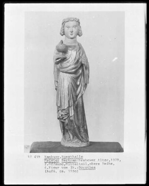 Grabower Altar — Mittelteil: Der gekreuzigte Christus mit Maria und Johannes zu beiden Seiten des Kreuzes; links und rechts Heilige und Propheten — Heilige Dorothea