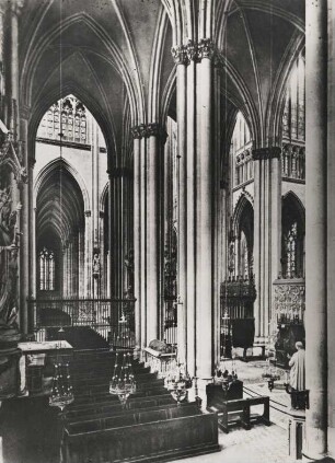 Köln. Gleichnamiger Dom. Seitenschiff