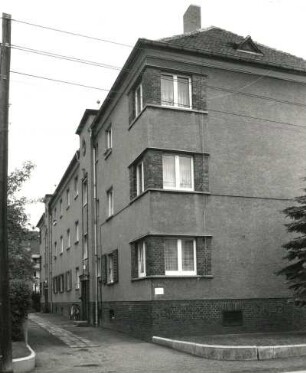 Radebeul, Trachauer Straße 24/26. Doppelwohnhaus einer Wohnsiedlung (um 1925)