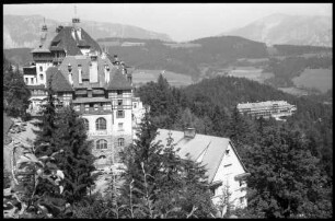 Semmering: Südbahnhotel mit Rax und Schneeberg
