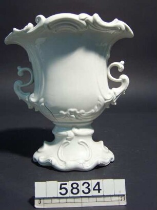 Vase (ovale, urnenförmige Porzellanvase)