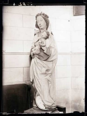 Friedhofkirche; Madonna