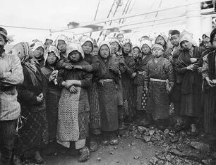 Nagasaki. Kohlenträgerinnen an Bord des Hochseepassagierdampfers "Cleveland"