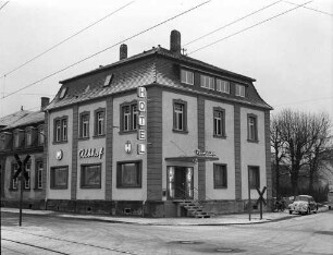 Eröffnung des Hotels mit Gaststätte "Albhof" in Rüppurr in der Rastatter Straße 64.