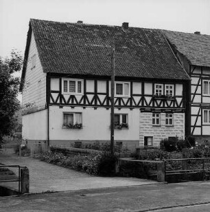 Waldkappel, Thüringer Straße 11, Thüringer Straße 13