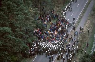 Atommüll-Transport mit Castoren in das Zwischenlager Gorleben, 8.5.86, Luftaufnahme