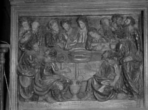 Hochaltar, Sockelgeschoss, 2. Relief von rechts: Abendmahl