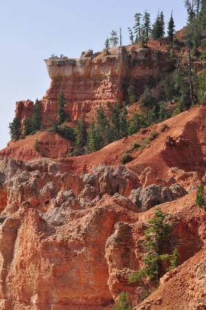 Sandsteinfelsen im Bryce Canyon Nationalpark : Von zahlreichen Aussichtspunkten können Besucher im Bryce Canyon Nationalpark die unterschiedlichen Sandsteinformationen und Felsnadeln, so genannte "Hoodoos", betrachten. Aufgenommen am 18. August 2012