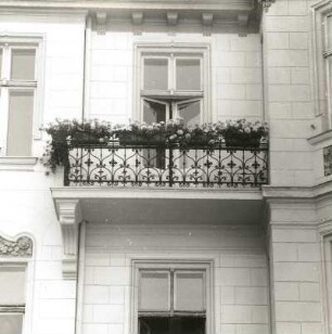 Cottbus, Karl-Liebknecht-Straße 7. Wohn-und Verwaltungsgebäude (Deutsche Bank). 1898. Balkon (2. OG)