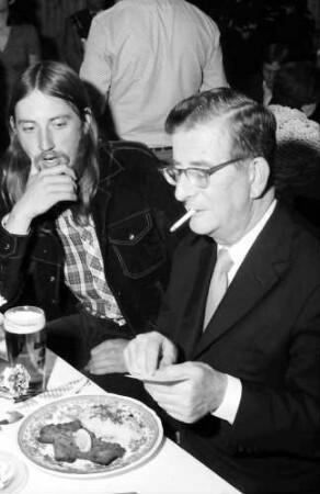 27. Tagung 1977 Chemiker; Sitzreihen im Theater: Robert B. Woodward