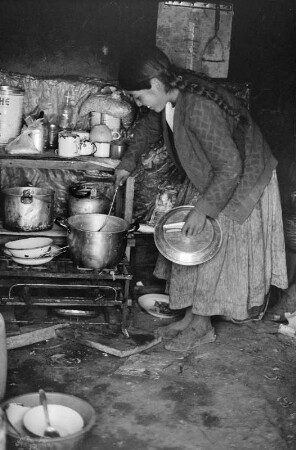 Maribel beim Kochen, Calamarca