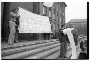 Kleinbildnegative: Demonstration gegen Mietpreiserhöhung, 1980