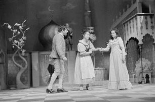 Szenenbilder aus "Die beiden Geizigen", Komische Oper von André-Ernest-Modets Grétry. Gastspiel des Opernstudios der Staatsoper Berlin im Theater der Freundschaft Berlin 1957