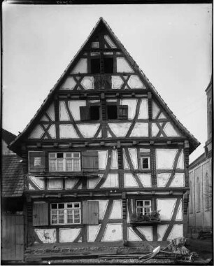 Münzesheim Hauptstr.13 - Pfarrhaus Außenansicht
