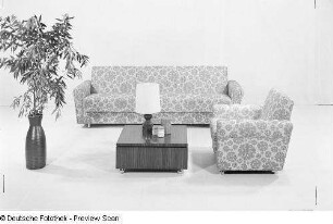 Couchtisch : Sitzgruppe (1972) und Couchtisch