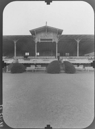 Dresden-Seidnitz, Oskar-Röder-Straße 1. Pferderennbahn. Tribüne