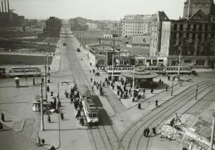 Schweriner Straße : Dresden-Altstadt, Blick über den Postplatz nach Nordwesten in die Schweriner Straße