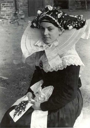Braut aus Kunersdorf : Kleidung - niedersorbische Tracht. Ort: Kósobuz / Kunersdorf. Braut.