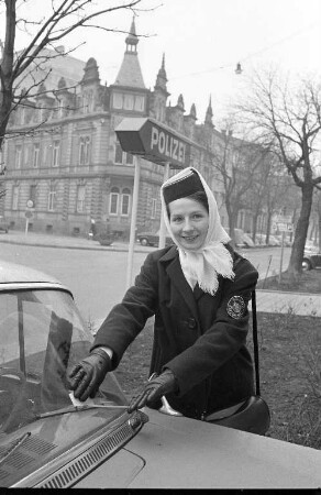 Politesse im städtischen Polizeidienst.