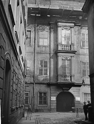 Wohnhaus (sog. Gerv'sches Haus) : Residenzschloss während des Umbaus (1889-1901) unter G. Dunger und G. Frölich. Gerv'sches Haus