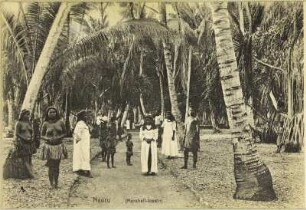 Frauen und Männer auf Nauru (Hamburger Südsee-Expedition 1908-1910)
