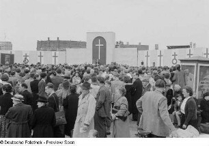 Eröffnungsgottesdienst auf dem Wilhelm-Leuschner-Platz