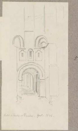 Tordurchfahrt im Hof der Burg 's-Gravensteen in Gent