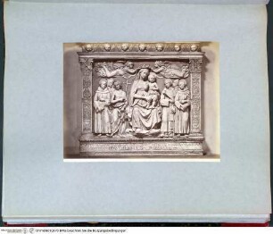 V Florence Peinture et ScultureLuca della Robbia, Thronende Madonna und Heilige (Florenz, Santa Croce, Cappella de' Medici) - Rotes Album V (Florenz, Malerei und Skulptur)