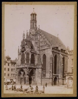 Stadtpfarrkirche Unserer Lieben Frau (Frauenkirche), Nürnberg: Hauptfassade