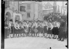 Fasnacht Sigmaringen 1933; Bräutlingsgesellen vor dem Rathausbrunnen; 4. von links: Sattler und Tapezierer Burkhart