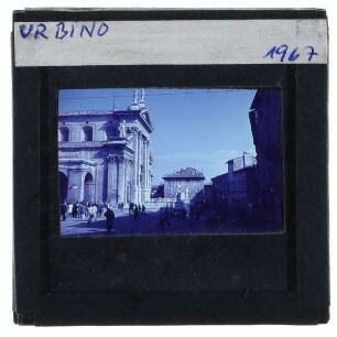 Urbino, Dom : Fassade