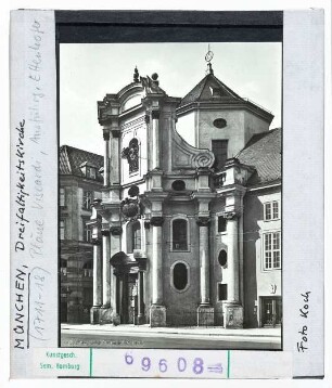 München: Dreifaltigkeitskirche, Fassade