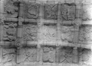 Kassettendecke mit Wappen